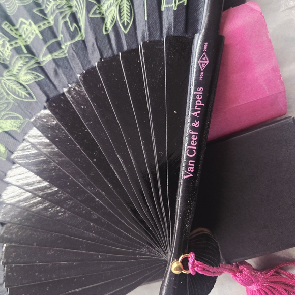 RARE VAN CLEEF & ARPEELS x DUVELLEROY LUCKY SPRING FAN – BOUTIQUE VIP GIFT - Picture 5 of 5